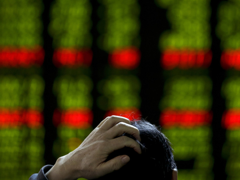 Les Bourses ferment prématurément après une chute de 7%