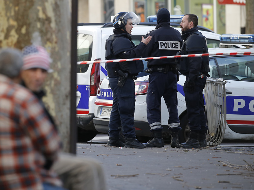 Paris: l'assaillant du commissariat avait un document de Daech