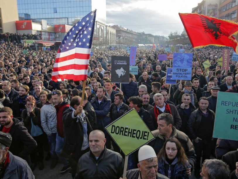 Nouvelle manifestation violente contre un accord avec la Serbie