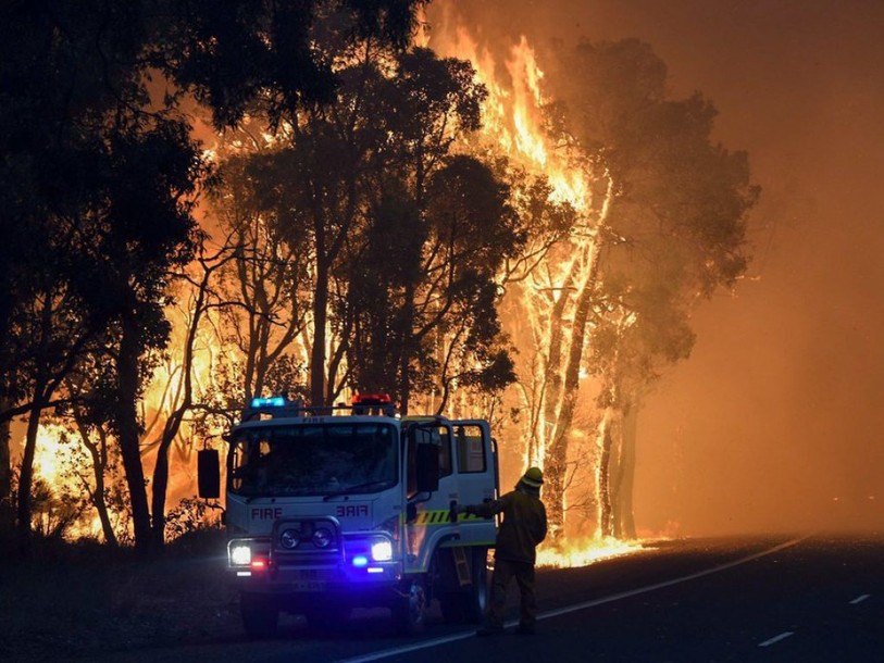 Un gigantesque incendie fait deux morts dans l'Ouest australien
