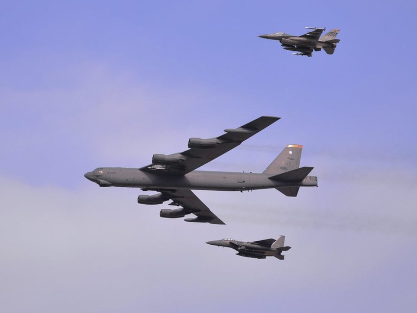 Un B-52 américain survole la Corée du Sud pour intimider le Nord