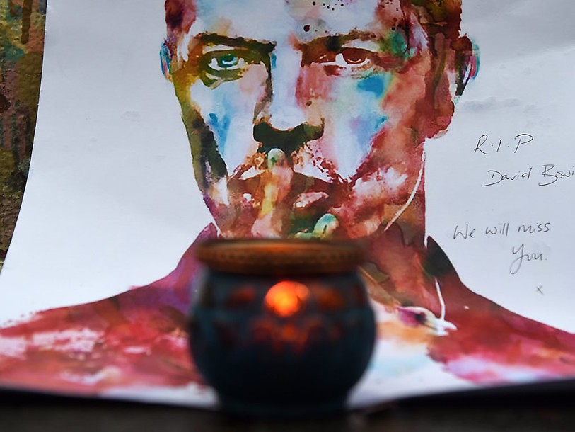 Les yeux mystérieux de David Bowie se sont définitivement fermés