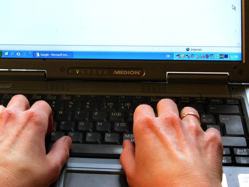 Un employeur peut surveiller ses salariés sur internet (CEDH)