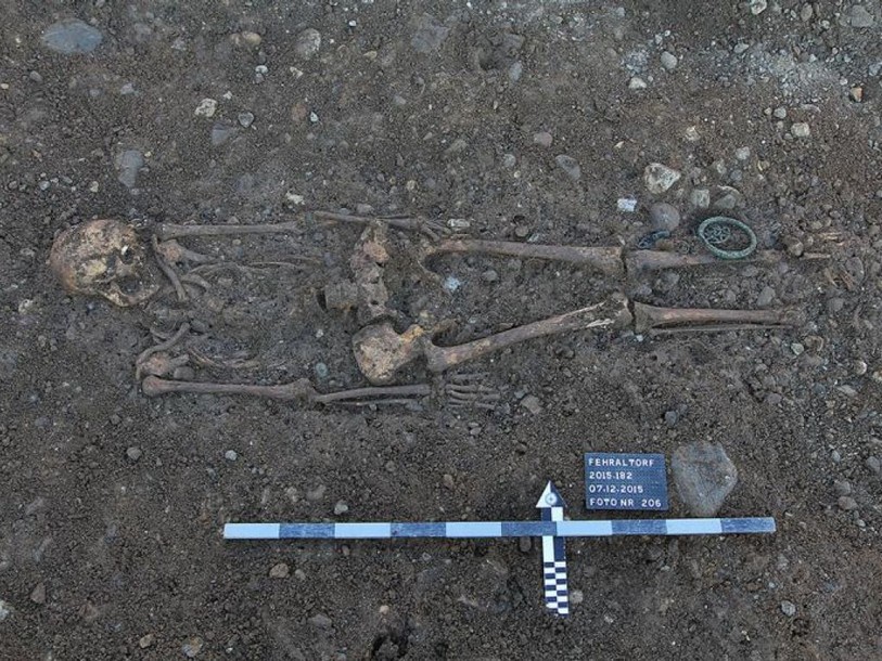 Près de 60 tombes des 6e et 7e siècles découvertes à Fehraltorf/ZH