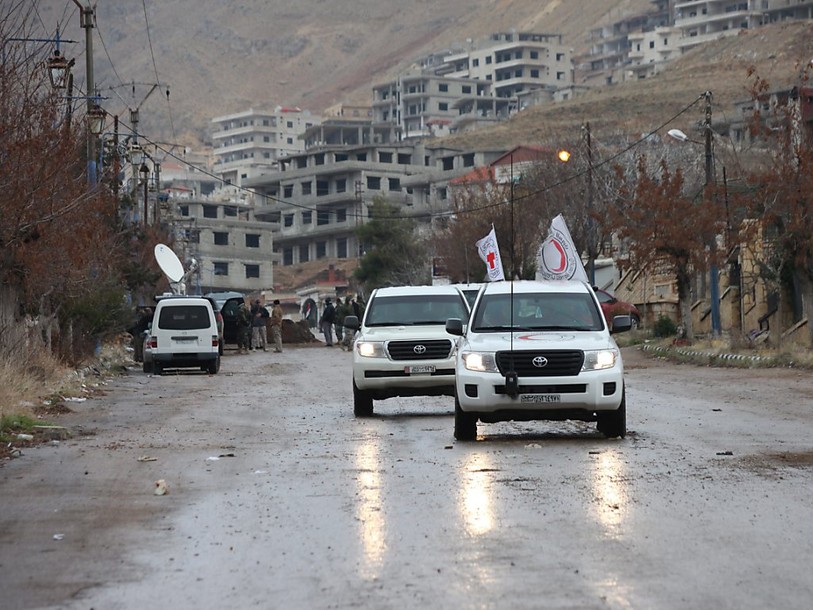 Syrie: des convois d'aide arrivent dans plusieurs villes assiégées
