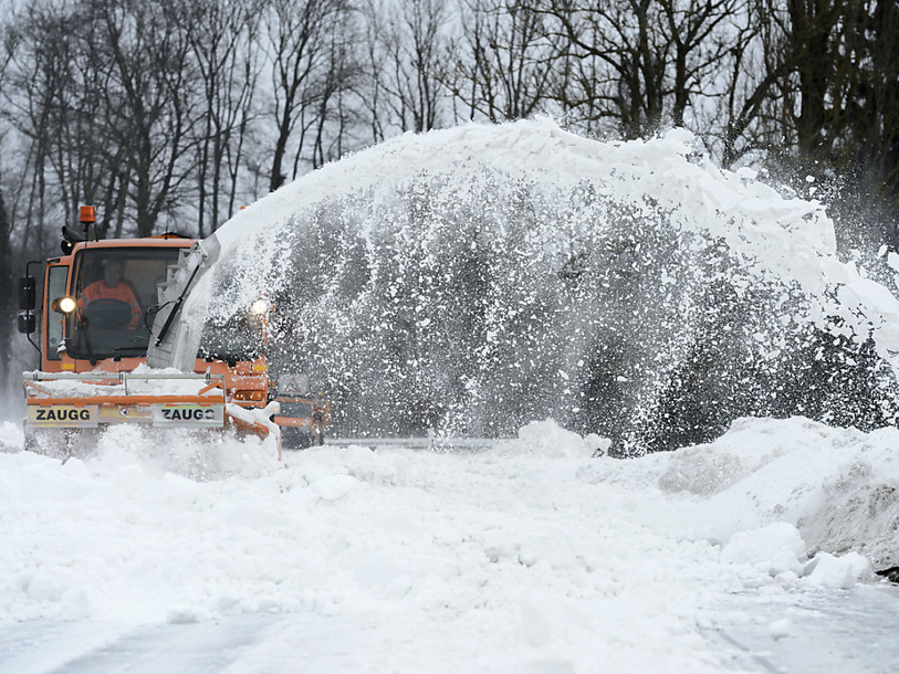 La neige jusqu'en plaine provoque des dizaines d'accidents