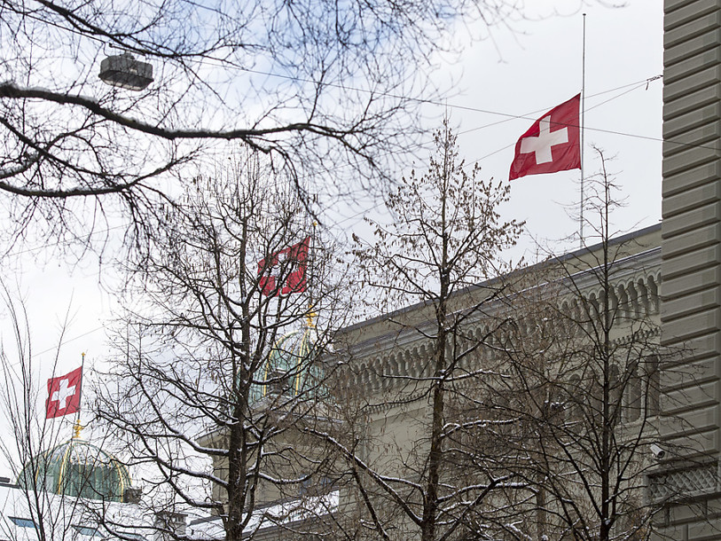 Berne et le Valais mettent leurs drapeaux en berne