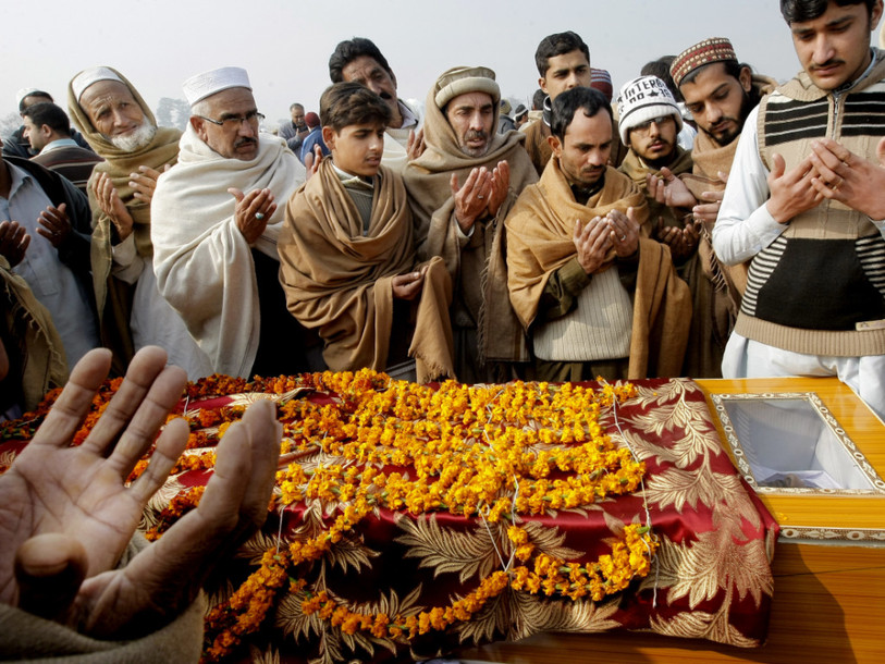 Le pays rend hommage aux 21 victimes de l'attaque terroriste