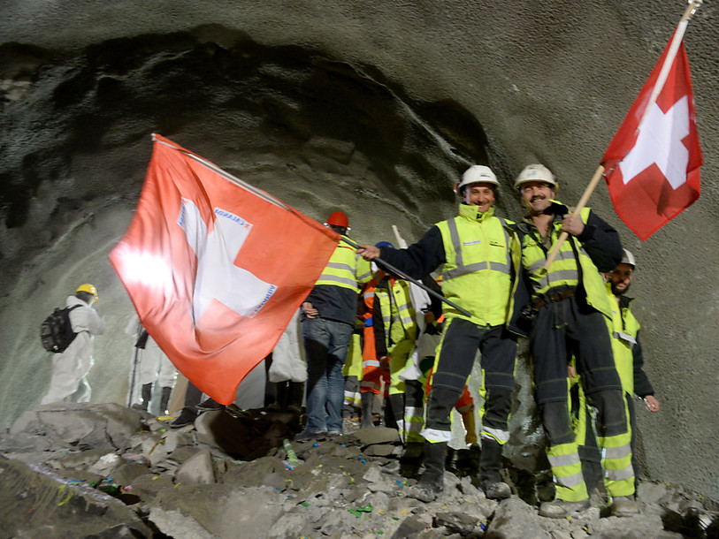 Le tube Ouest du tunnel de base du Ceneri est percé