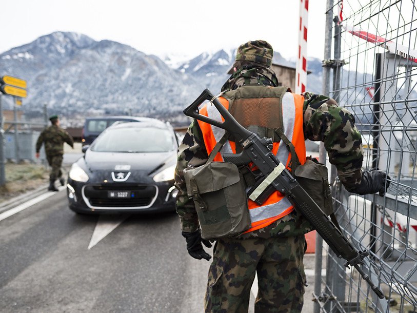 La police militaire surprend douze soldats avec des drogues