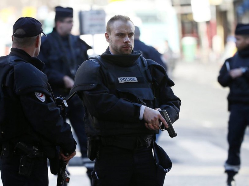 Alertes à la bombe levées dans six lycées parisiens
