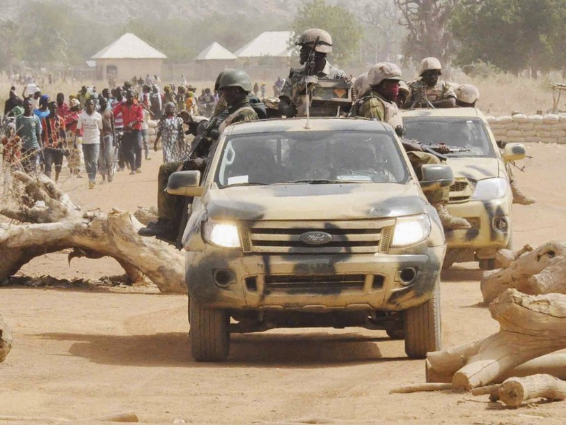 Un triple attentat-suicide fait au moins treize morts