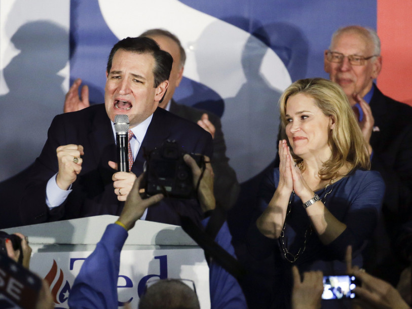 Primaires de l'Iowa: Trump battu par Ted Cruz, Clinton accrochée