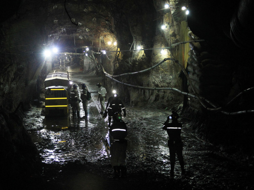 Plus de 100 personnes bloquées dans une mine d'or en Afrique du Sud