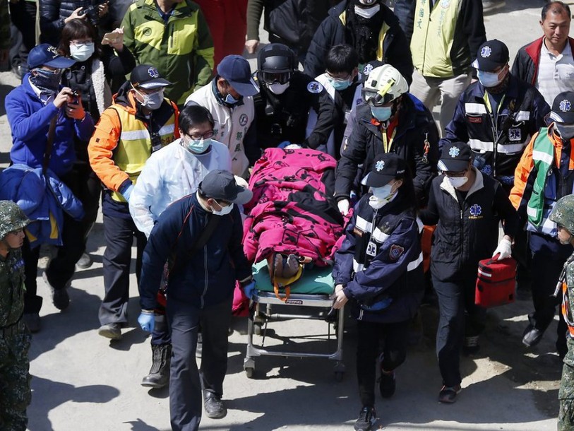 Deux survivants retirés des décombres après 48 heures à Taïwan