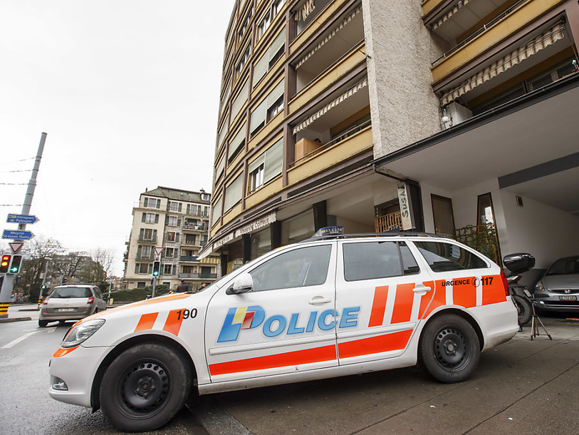 Les policiers abattent un homme qui tirait sur eux