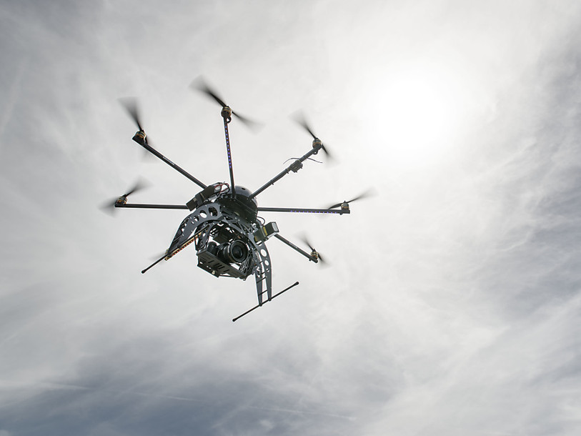 La Confédération fait le point sur la multiplication des drones