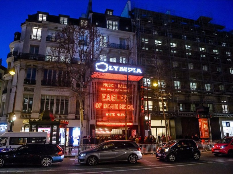 Les Eagles of Death Metal ovationnés lors de leur concert à Paris