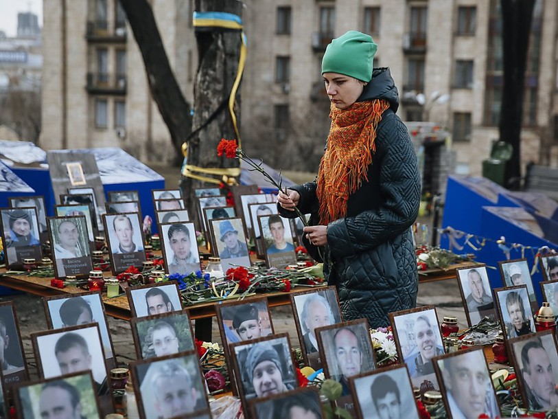 Les Ukrainiens rendent hommage aux morts du Maïdan