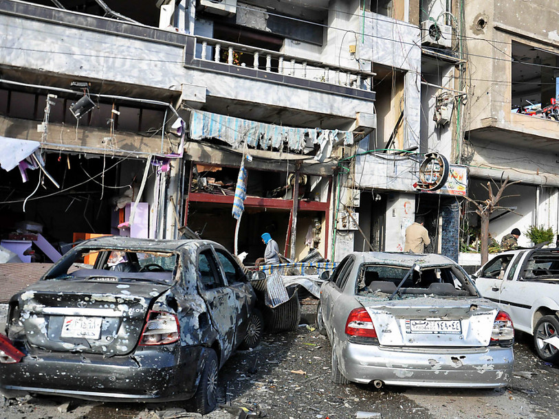 Au moins 46 morts dans un double attentat à Homs (ONG)