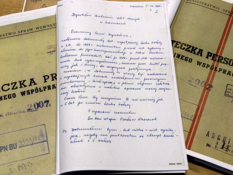 Documents contestés par Walesa rendus publics en Pologne
