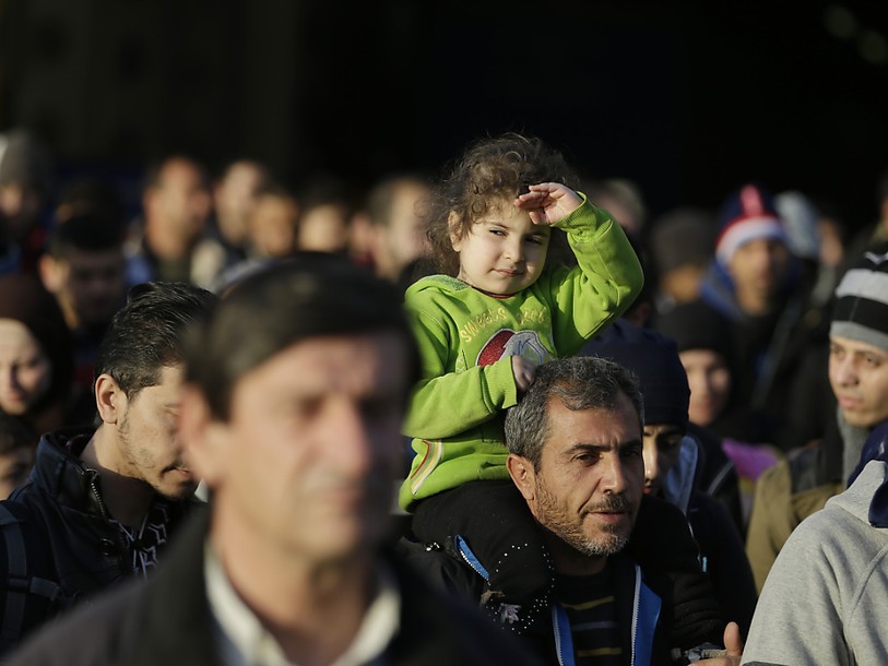 Cent dix mille migrants et réfugiés en 2016 en Grèce et en Italie