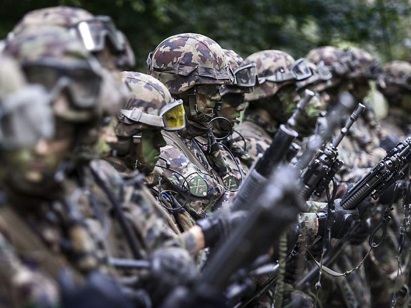 Le Conseil fédéral veut acheter pour 1,3 milliard d'armement