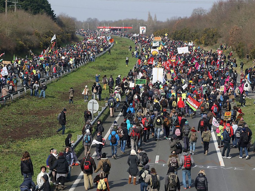 Mobilisation en masse des opposants à Notre-Dame-des-Landes