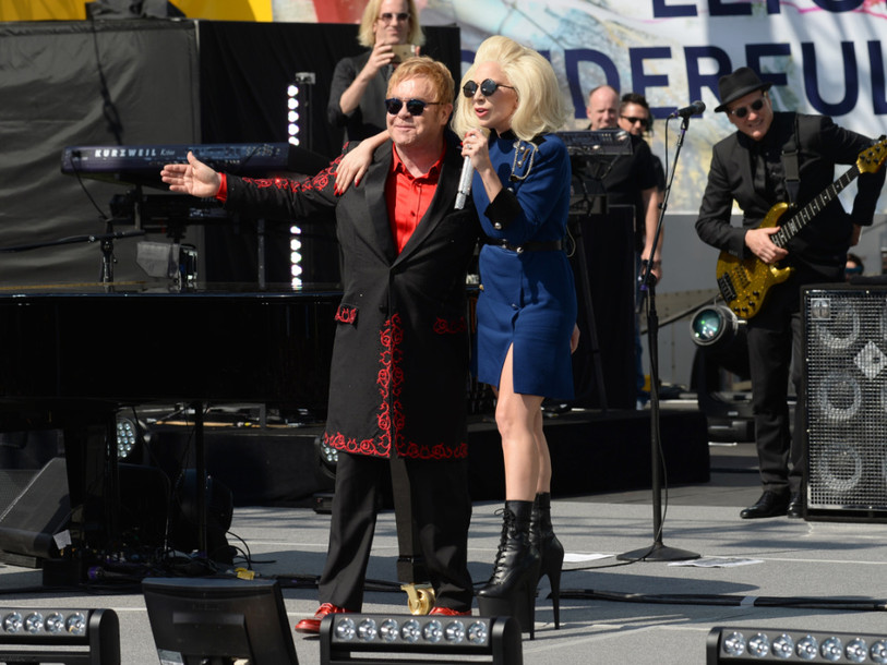 Concert surprise d'Elton John à Los Angeles au côté de Lady Gaga