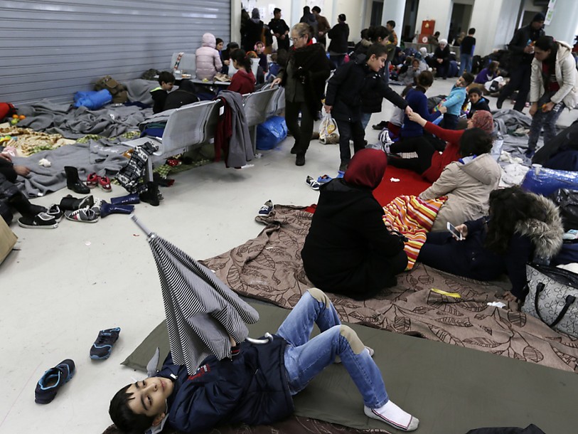 Frontière gréco-macédonienne: 6000 migrants bloqués