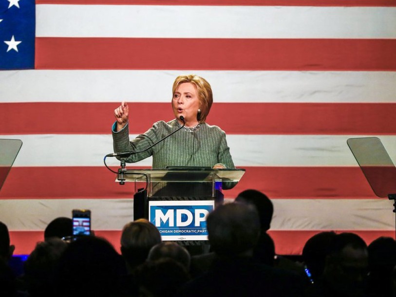 Clinton et Trump toujours favoris après les primaires de samedi