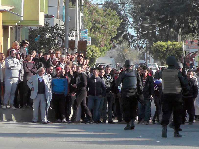 Tunisie: sanglantes attaques près de la frontière libyenne
