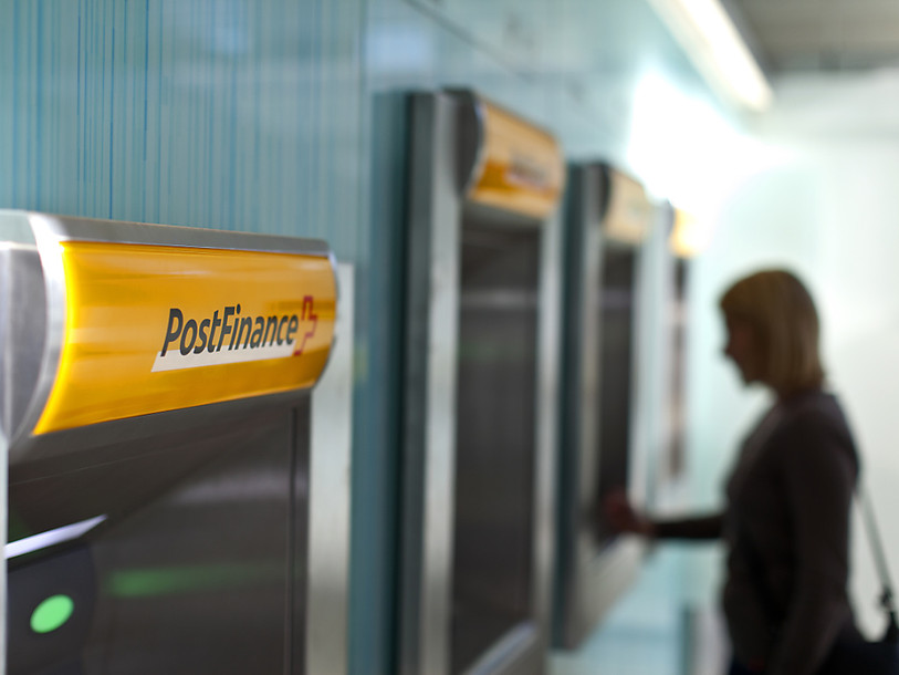 Panne chez PostFinance, clients bloqués durant leurs courses