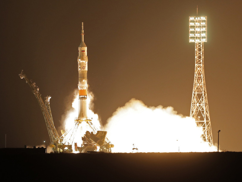 La fusée russe avec trois spationautes file vers l'ISS