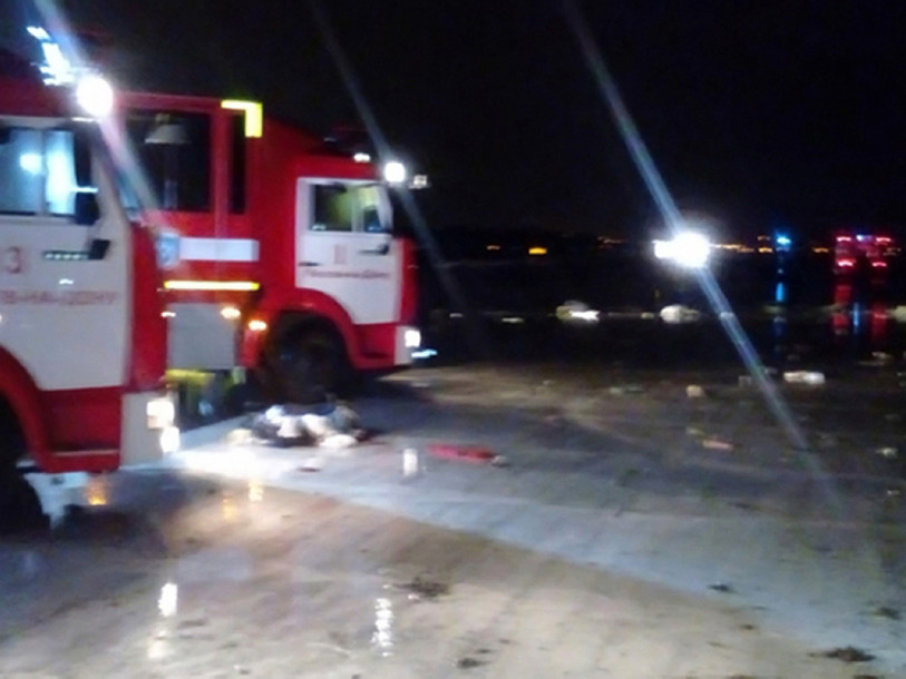 Un Boeing 737 s'écrase en Russie: 62 morts