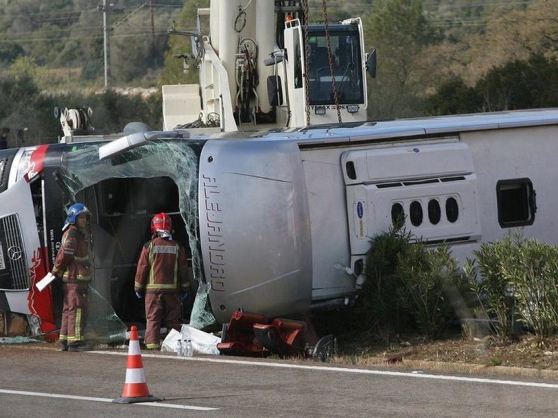 Treize morts dans l'accident d'un bus d'étudiants en Espagne