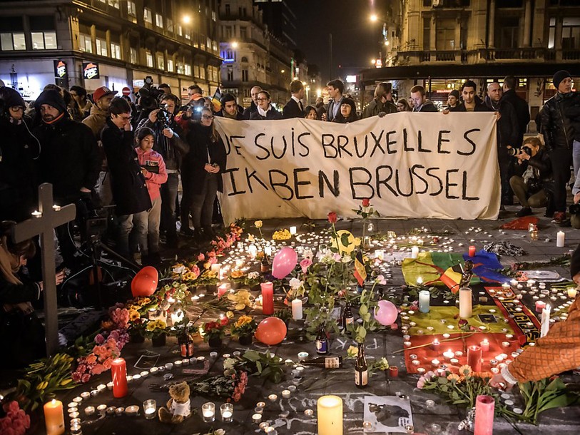 Perquisitions en cours dans une Belgique sous le choc des attentats