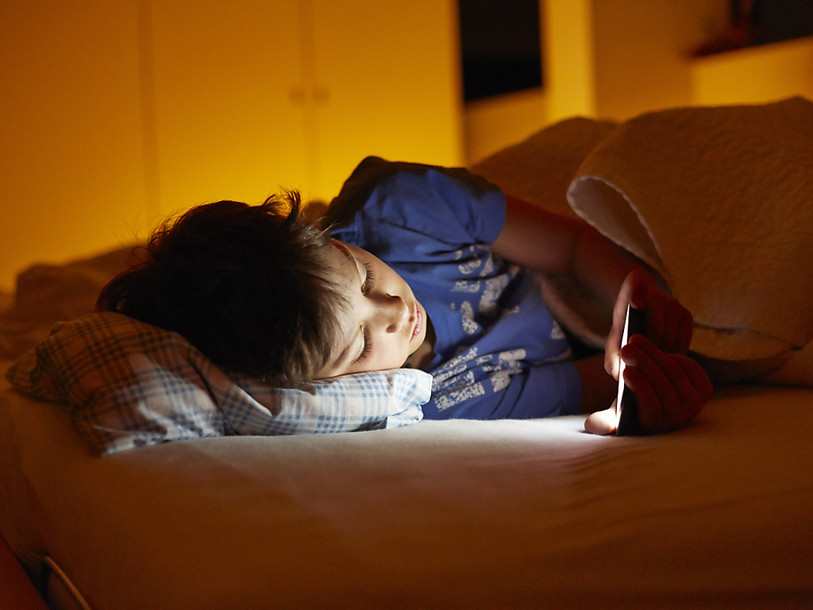Les jeunes dorment moins bien à cause de l'usage des portables