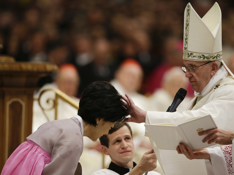 Le pape appelle les chrétiens à porter l'espérance