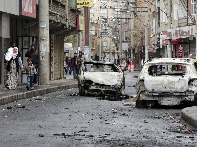 Turquie: six policiers tués dans un attentat à Diyarbakir