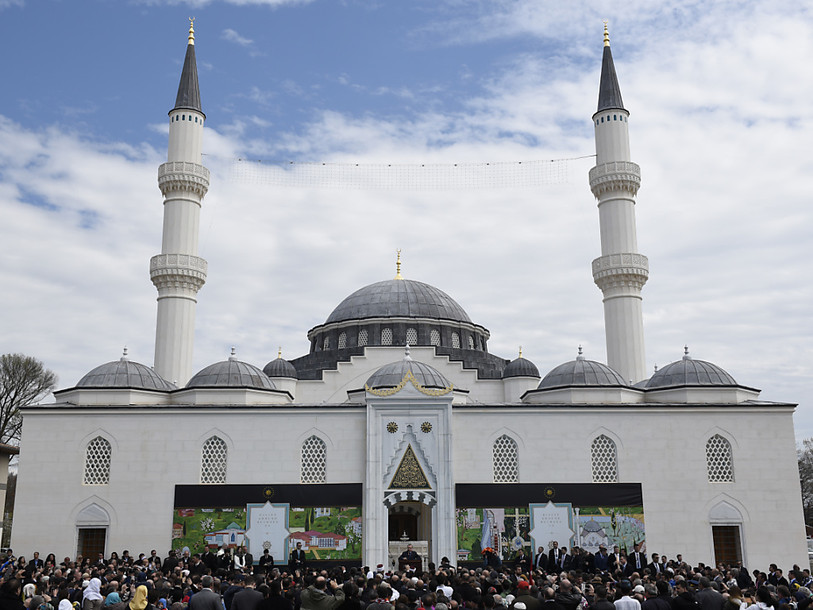 Le président turc inaugure une mosquée près de Washington