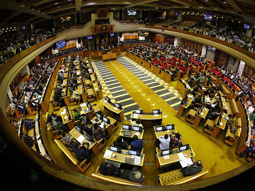 Le Parlement sud-africain rejette la destitution du président Zuma