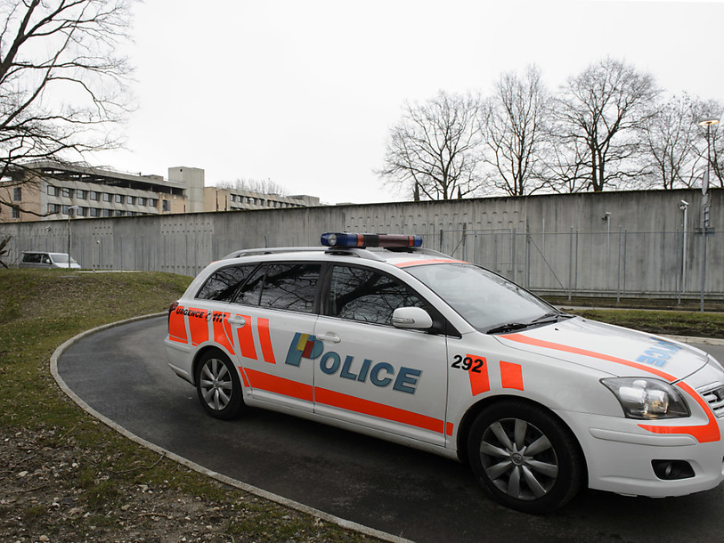 Un gardien de la prison soupçonné de trafic de téléphones