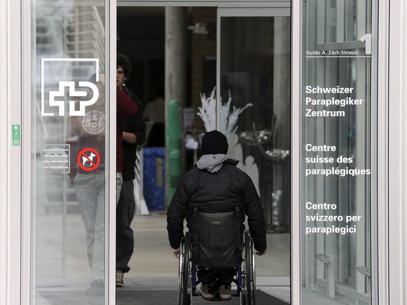 Un tétraplégique parvient à utiliser sa main grâce à un logiciel