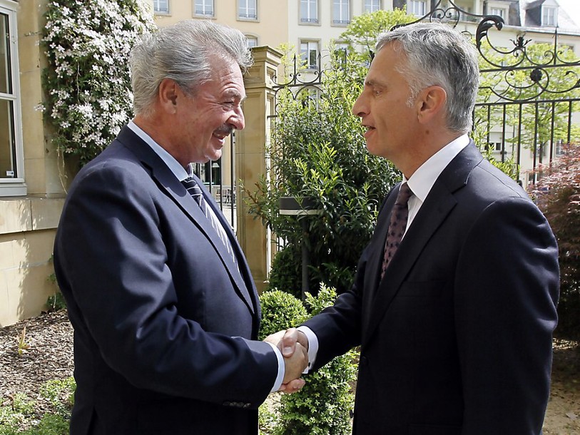 Didier Burkhalter en réunion de travail avec Jean Asselborn à Berne