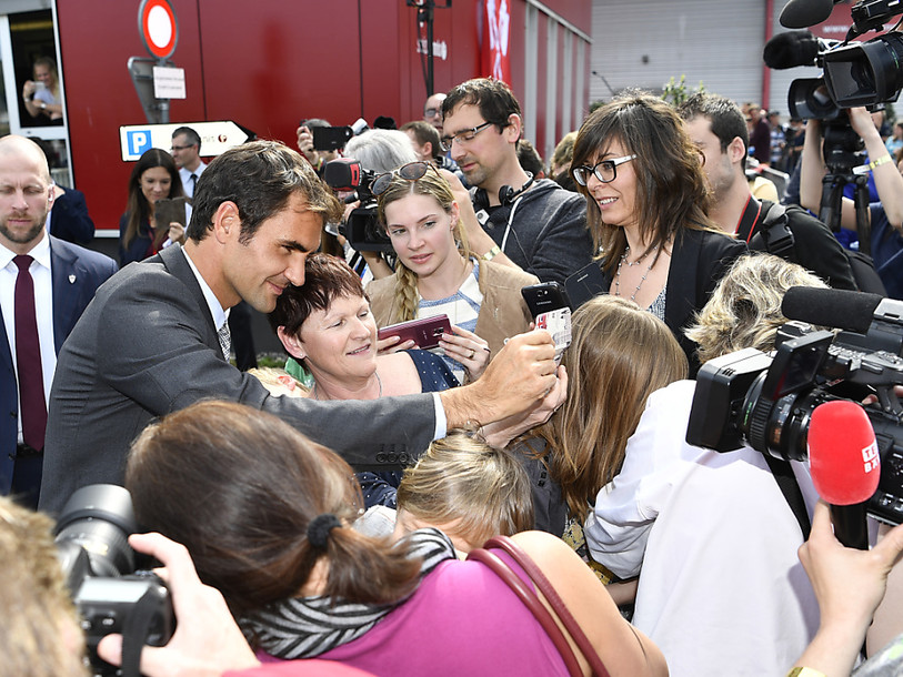 Roger Federer inaugure une allée à son nom à Bienne