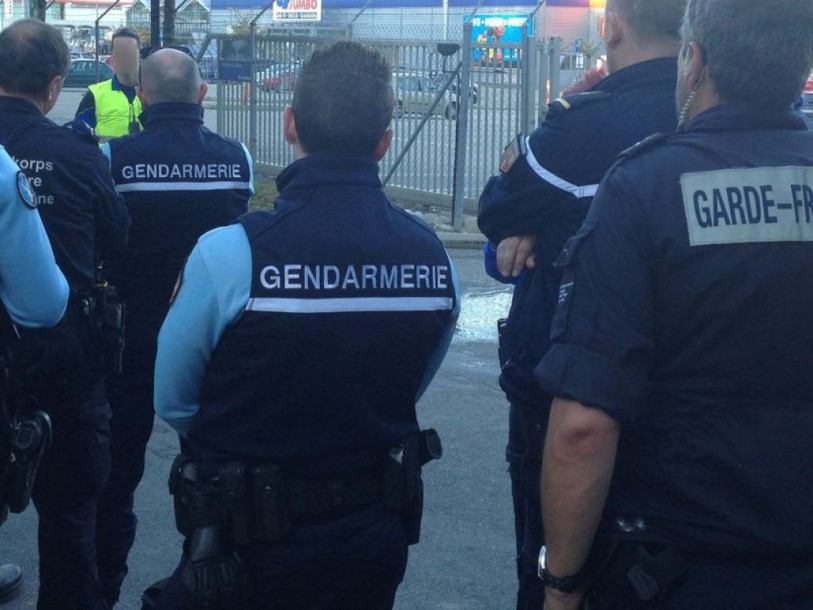 Quatre auteurs d’un brigandage à Mont-sur-Rolle (VD) interpellés