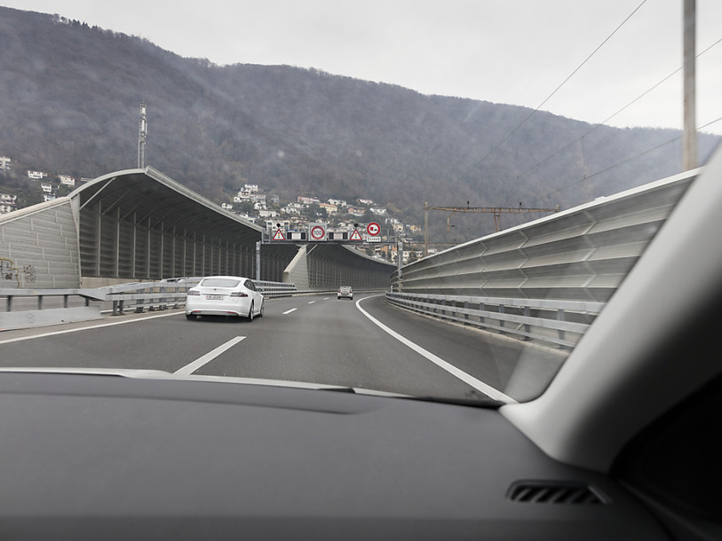 Jusqu'à dix kilomètres de bouchons au portail Nord du Gothard
