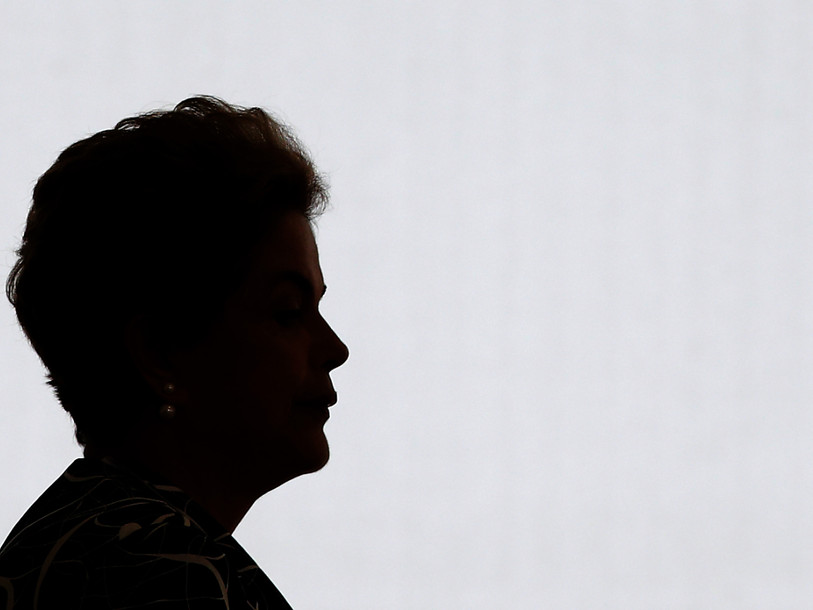 Une commission du Sénat approuve la suspension de Rousseff