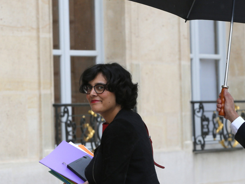 El Khomri remontée contre les socialistes 